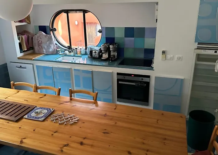 Superbe Avec Vue Proche Village Hyères